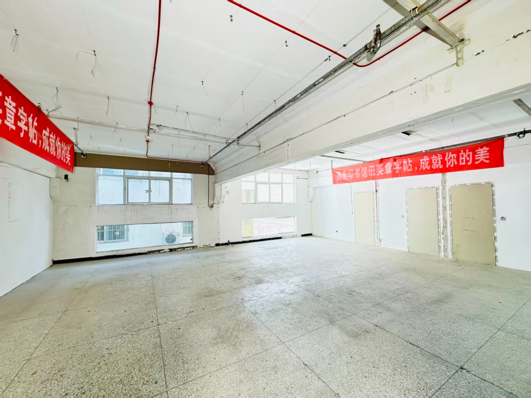 道南路重点吸引人工智能应用、数字经济、电商直播、智能制造服务、软件开发、科技创新企业及创业团队入驻